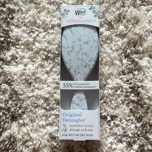 New Wet Brush x love shack fancy brush blue flower